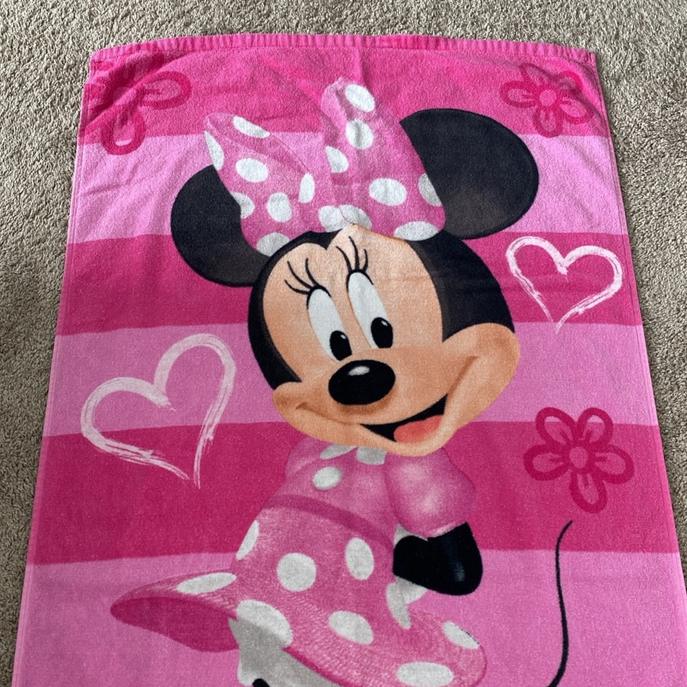 Disney Minnie Mouse beach towel - Picture 4 of 5